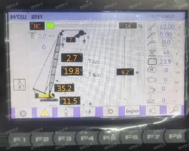 配备大屏LED显示界面，实时反馈数据