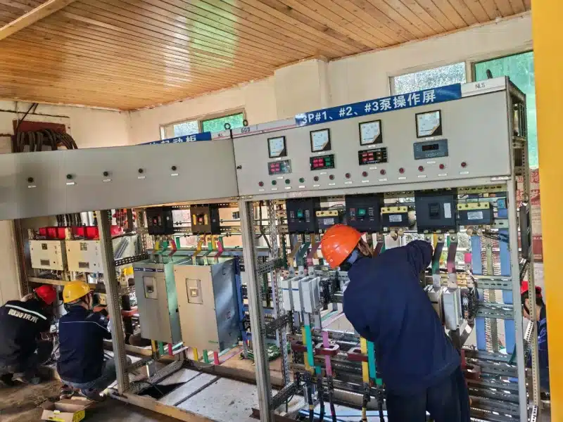 Armoire de commande du système de surveillance des stations de pompage